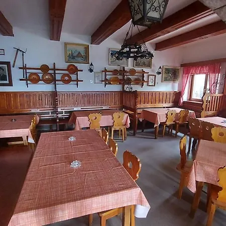 Ticarjev Dom At Vrsic Pass