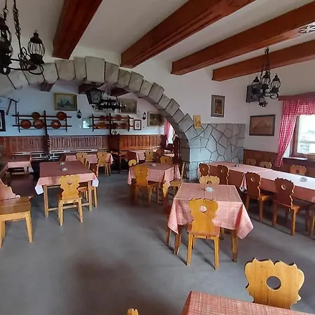 Ticarjev Dom At Vrsic Pass Hostal