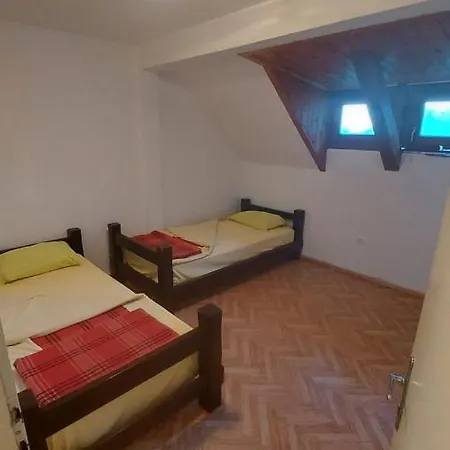 Ticarjev Dom At Vrsic Pass Hostel Soča