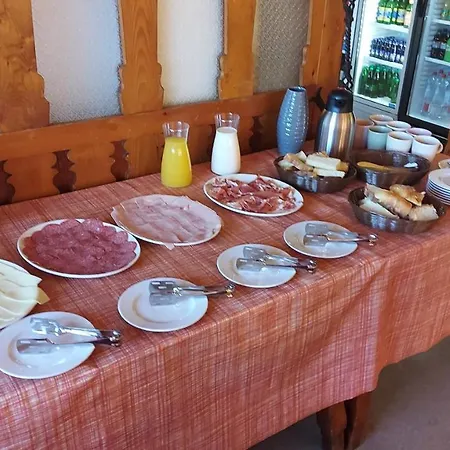 Ticarjev Dom At Vrsic Pass Hostel Soča