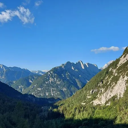 Ticarjev Dom At Vrsic Pass