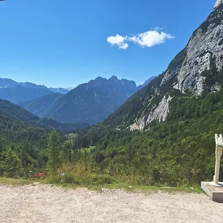 Ticarjev Dom At Vrsic Pass *