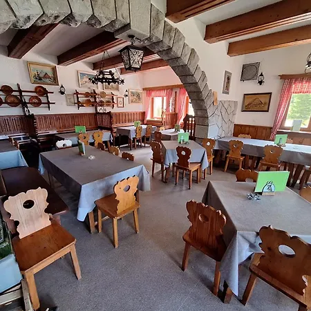 Ticarjev Dom At Vrsic Pass Hostel