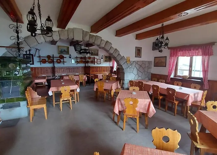 Ticarjev Dom At Vrsic Pass بيت شباب