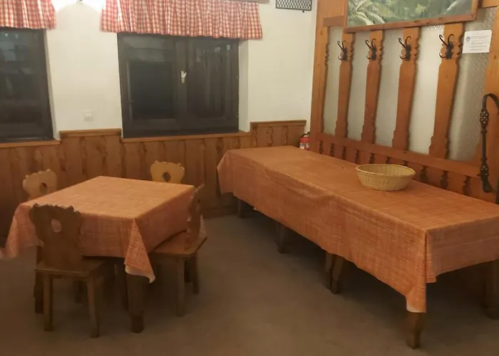 Ticarjev Dom At Vrsic Pass