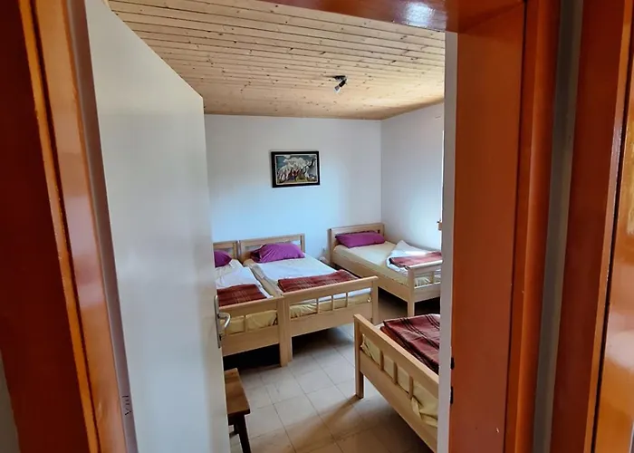 Ticarjev Dom At Vrsic Pass Hostel Soča